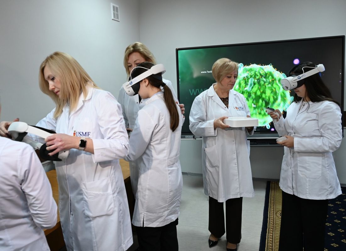 virtual reality headset